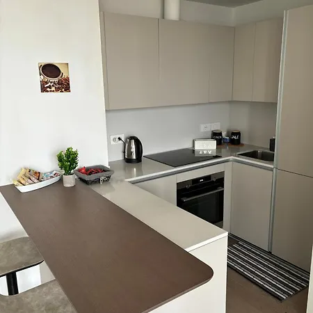 Torre Skyview Gym Pool & Rooftop Apartament Mediolan