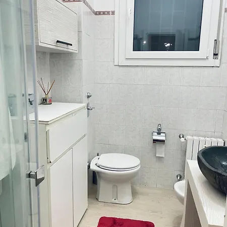 The Red Apartment2