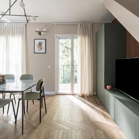 Modigliani Terrace Jacuzzi Golden House Milán