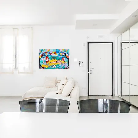 Luxury - Exclusive With Private Box