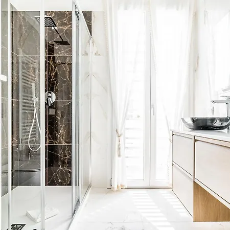 Luxury - Exclusive With Private Box * Milan