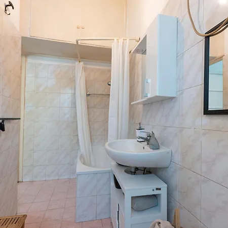 I Host - Sacconi 6 * Μιλάνο