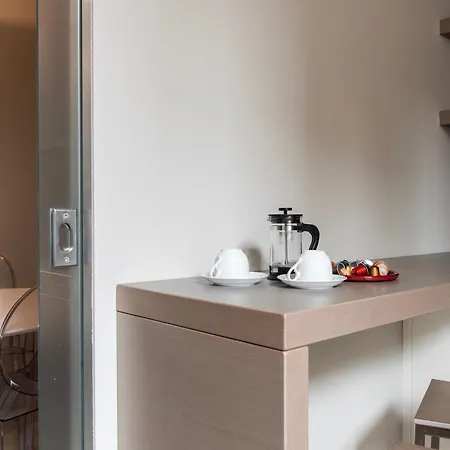 Youhosty - Chinatown Bright And Luxury *