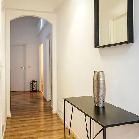 Luxury 4 Bedrooms Close To Duomo Mailand