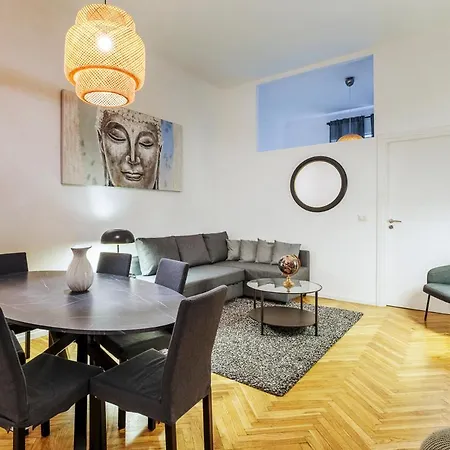 Luxury 4 Bedrooms Close To Duomo *