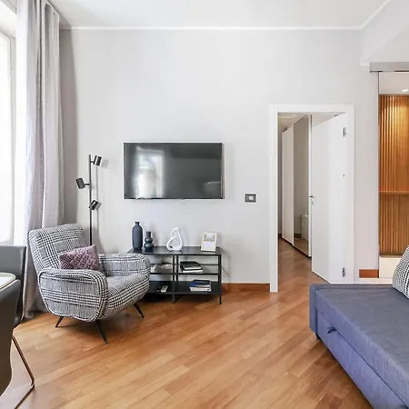 Апартаменты San Babila Executive - Discover The Historic Centre Of