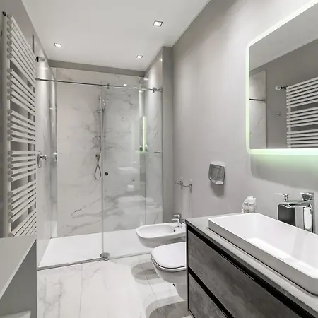 San Babila Executive - Discover The Historic Centre Of Милан