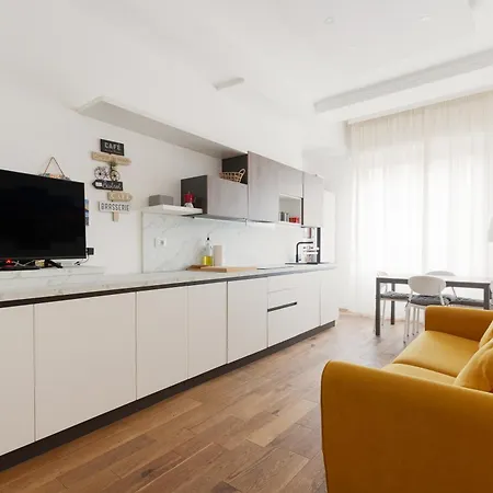 Repubblica - - Moderno Trilocale Apartamento