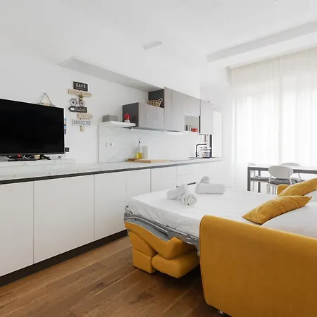 Repubblica - - Moderno Trilocale