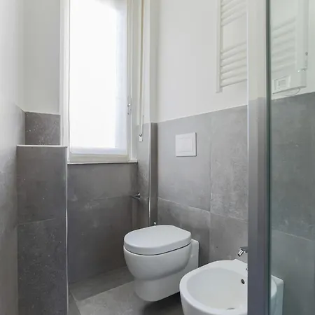 The Rent - Spacious Two-bedroom In Crocetta Appartement *