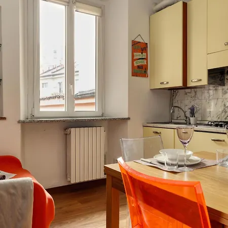 Joivy Welcoming 1br Flat In Porta Garibaldi Apartament