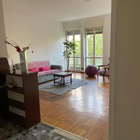 Diana Vicino Stazione E Centro Citta