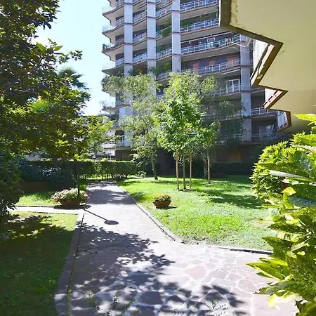 Bande Nere-san Siro Attico Con Terrazzo