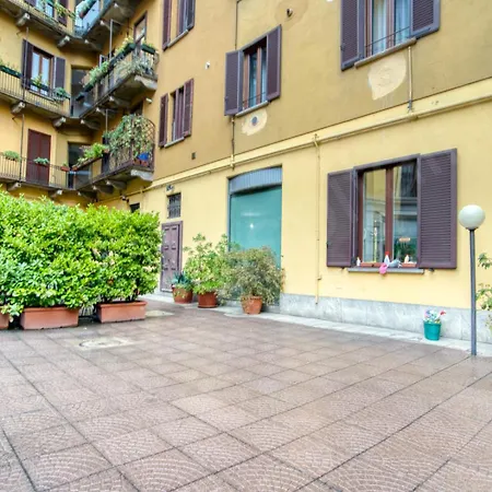 Guesthost - Deangeli Nest Romantico Bilocale Di Design In Zona De Angeli, Rinnovato E Accessoriato Milán