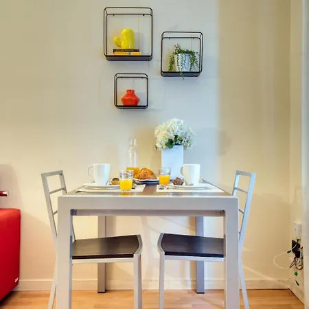 Guesthost - Deangeli Nest Romantico Bilocale Di Design In Zona De Angeli, Rinnovato E Accessoriato Appartamento Milano