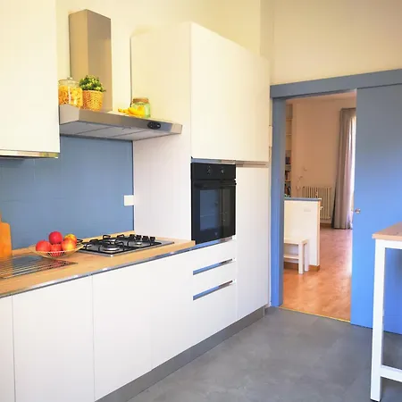 Spacious 50 Meters From The Metro Lejlighed Milano