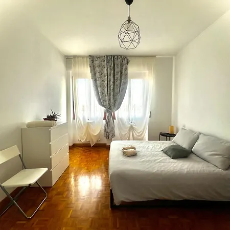 The 6th Floor Flat - Direct Link To Centre In 8 Mins Milánó