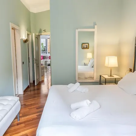 Tra Via Brera E Via Spiga, Deluxe Apartment