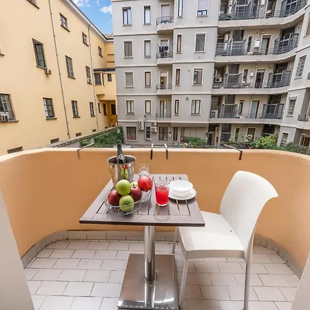 Apartment Tra Via Brera E Via Spiga, Deluxe Milan