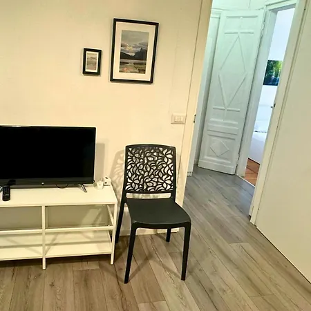 Daire Garibaldi - Moscova Three-room In The Heart Of Milano