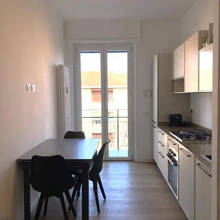 Lussuoso Bilocale Metro Blu Piazza Frattini Апартаменты *