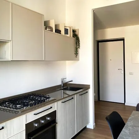 Апартаменты Lussuoso Bilocale Metro Blu Piazza Frattini *