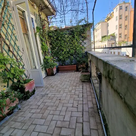 Duomo - Fontana Cozy With Terrace شقة