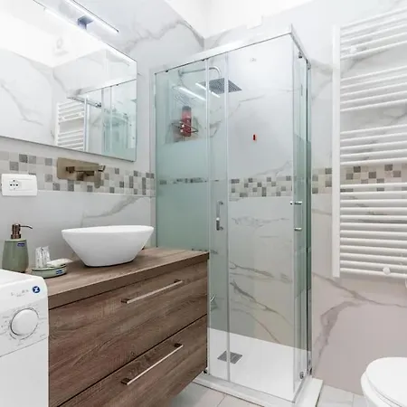 X4-self Check-in-m2 Famagosta-ac