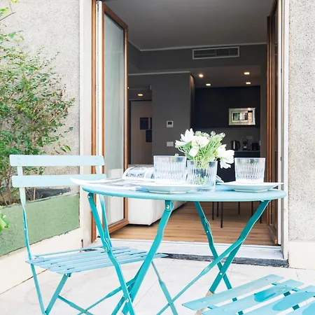 Easylife - Modern With Garden Apartment Milan