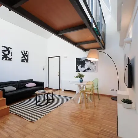Urban House - Bright House Navigli Center Apartment Milan