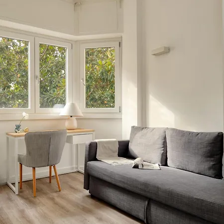 Joivy Cosy With Balcony Near The Centre Апартаменты *