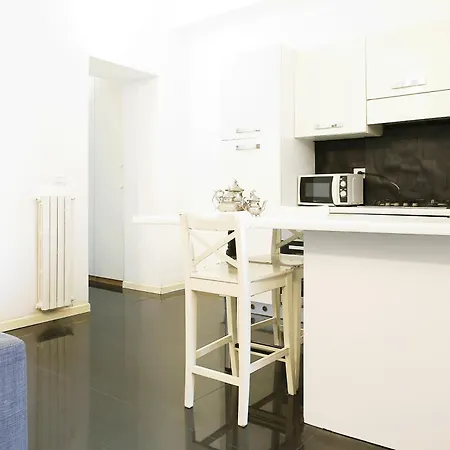 アパート Bilocale Zona 200metri Da Stazione ミラノ