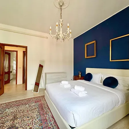 Apartment-navigli-house Of Mirrors *