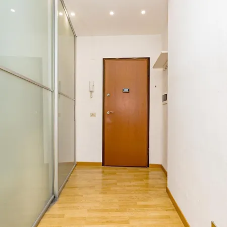 Minimal Near Bocconi * ミラノ