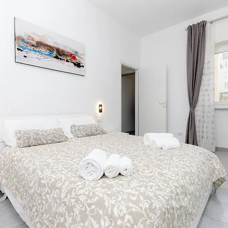 Vivimihome - Crespi House A 3 Minuti Dalla Metro Lejlighed