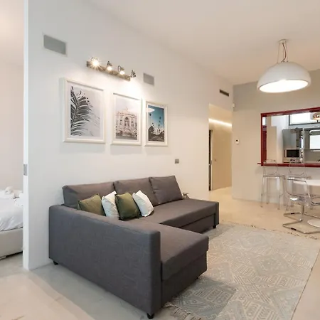 Ampio Bilocale Repubblica - Mirable Pm Apartman *