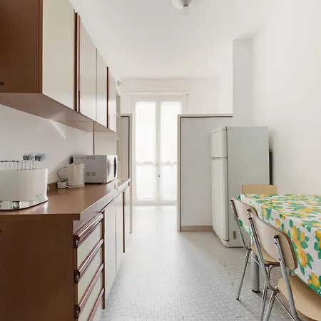 Stazione - Bilocale Con Cucina Separata