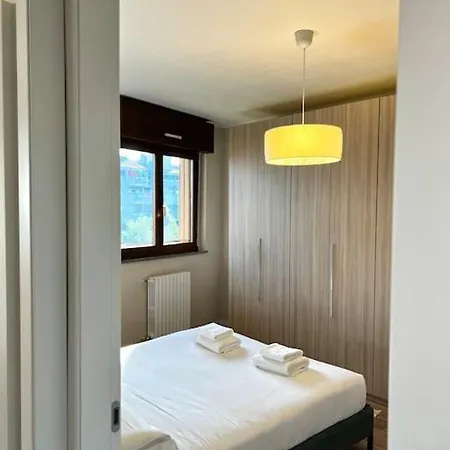 Stadio Fiera Ampio E Luminoso Con Balcone *