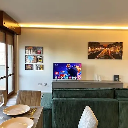 Stadio Fiera Ampio E Luminoso Con Balcone