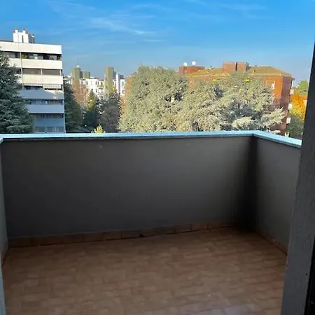 Stadio Fiera Ampio E Luminoso Con Balcone Lägenhet *