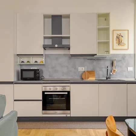 Just Urban - Bright And Beautiful - Corso Genova ميلان