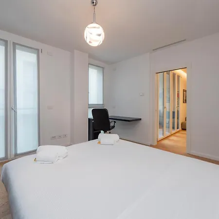 Luxury - Principe Eugenio 3 - 4 Piano Apartman *