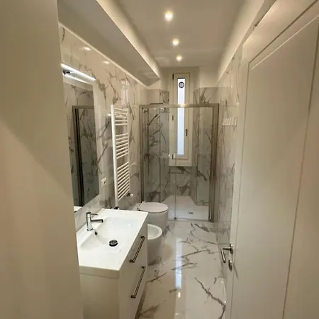 Elegante Ed Accogliente Apartament