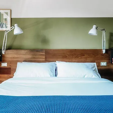 Yellow House By Costanza דירה *