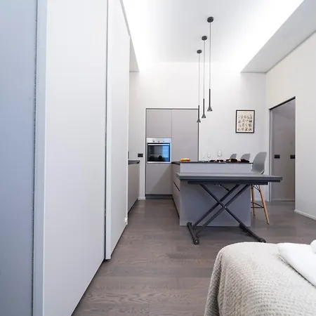 Apartment Designed In Center Gae Aulenti Area With Ac, Wifi And Subway Airport Connected Steps From Station Milan