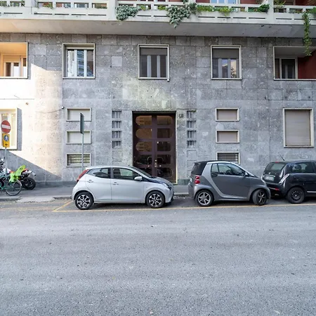 Designed In Center Gae Aulenti Area With Ac, Wifi And Subway Airport Connected Steps From Station Milan