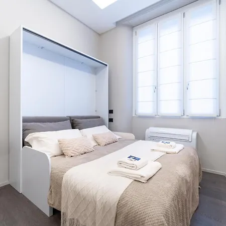 Designed In Center Gae Aulenti Area With Ac, Wifi And Subway Airport Connected Steps From Station Apartment Milan