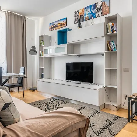 Via De Sanctis 26 4 Pax * Milánó