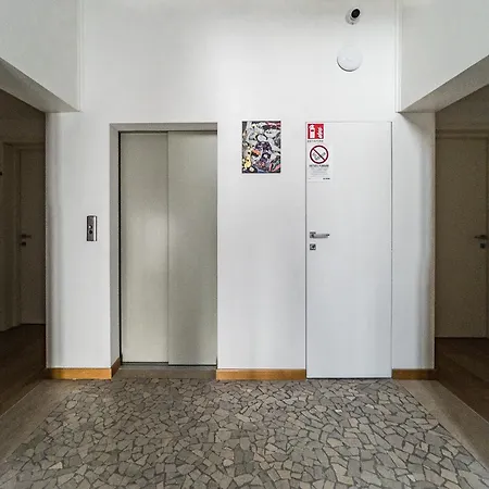 Maison d'hôtes Rrrapido Holy And - Via Sardegna Milan