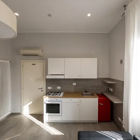 Maison d'hôtes Rrrapido Holy And - Via Sardegna Milan